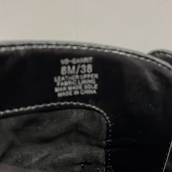 VINCE CAMUTO real leather boots. Original distressed leather, suede tassel. 8 - Picture 7 of 7